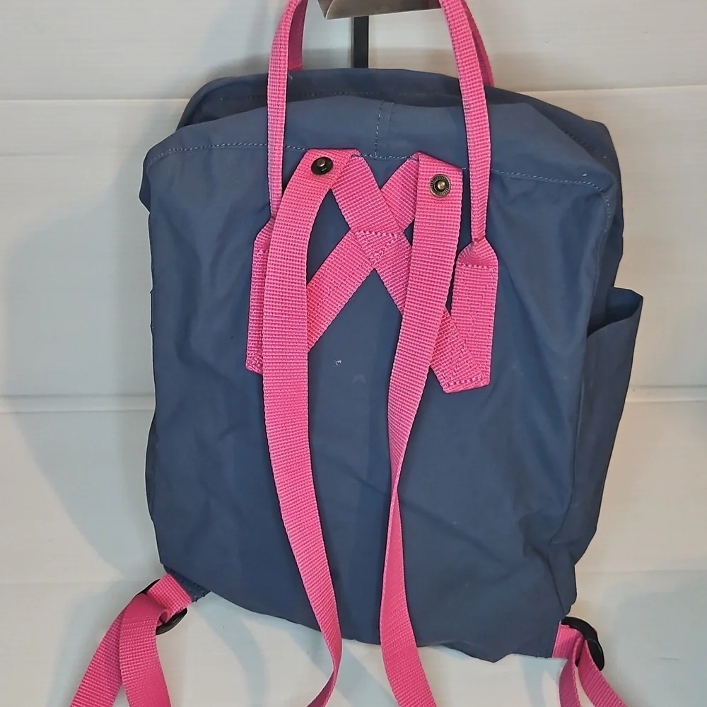 Fjallraven Kanken Everyday Backpack Blue & Pink - Picture 2 of 7